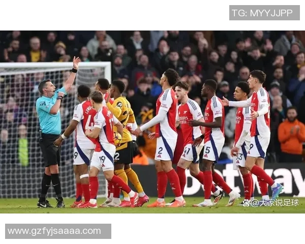 西甲精彩对决阿森纳三球大胜切尔西帽子戏法引发争议判罚热议