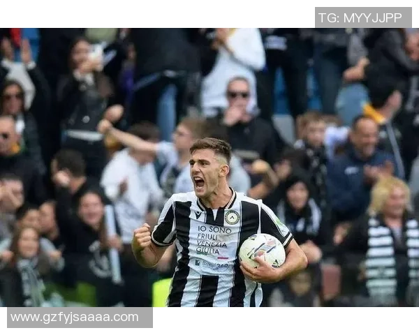 欧联杯惊现冷门多特蒙德与那不勒斯战成平局引发转会热议 欧联杯惊现冷门多特蒙德与那不勒斯战成平局引发转会热议