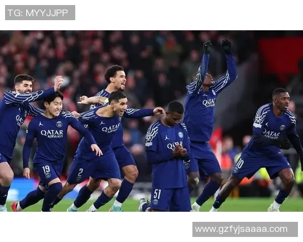 英超焦点战曼城与巴黎圣日耳曼0比0平局乌龙球瞬间引发全场热议