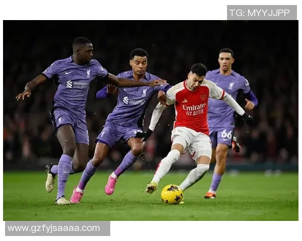 英超精彩对决AC米兰惊险逆转阿森纳四比三十大进球引爆全场热情 英超精彩对决AC米兰惊险逆转阿森纳四比三十大进球引爆全场热情