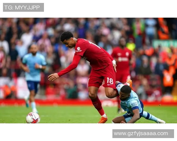 利物浦友谊赛大胜莱比锡红牌事件引发全场热议与讨论 利物浦友谊赛大胜莱比锡红牌事件引发全场热议与讨论