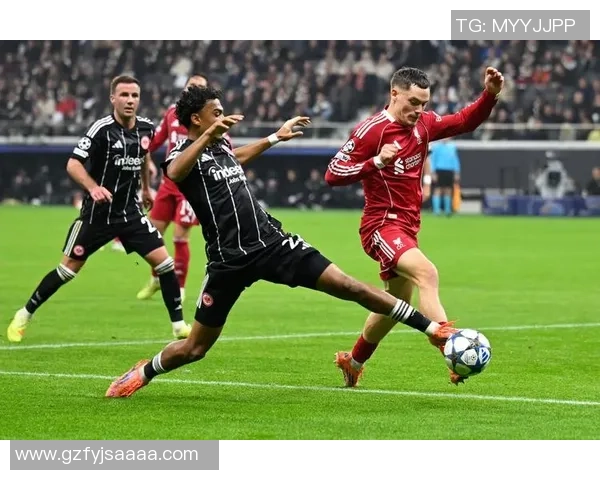 欧冠激战利物浦与切尔西互交白卷帽子戏法引发争议判罚全场沸腾 欧冠激战利物浦与切尔西互交白卷帽子戏法引发争议判罚全场沸腾