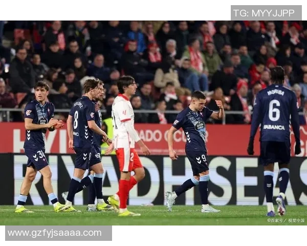 西甲焦点战：巴黎圣日耳曼轻取那不勒斯红牌事件引发全场热议